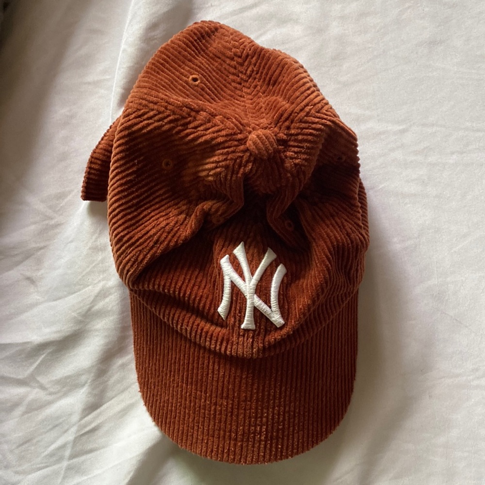 The cutest NY adjustable hat🧡
